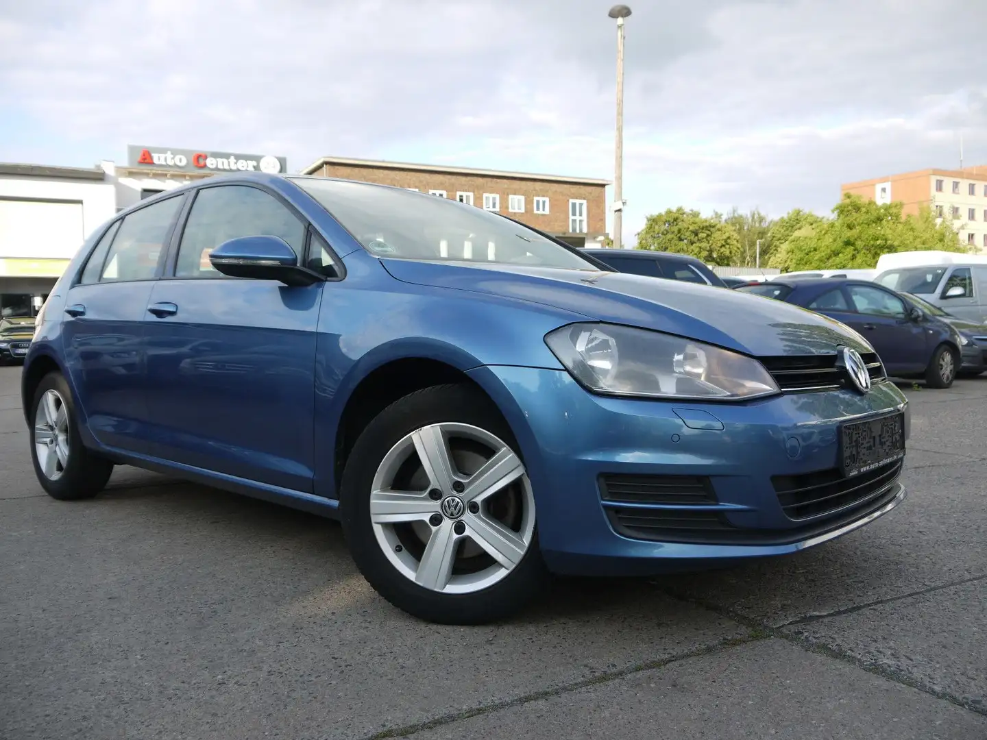 Volkswagen Golf VII/Automatik/SHZ/PDC/BT/Navi Bleu - 1