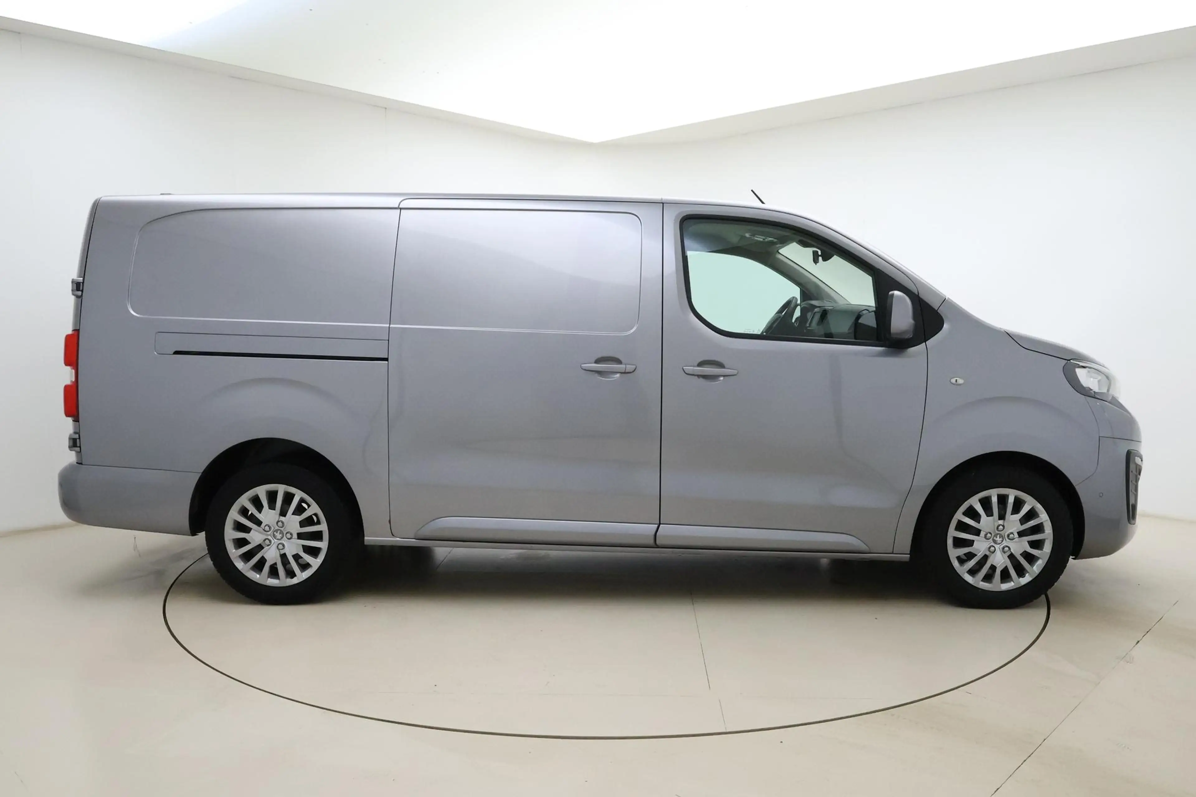 Peugeot Expert 2.0 BlueHDI 120 Long Asphalt | Trekhaak | Laadruim — photo 11