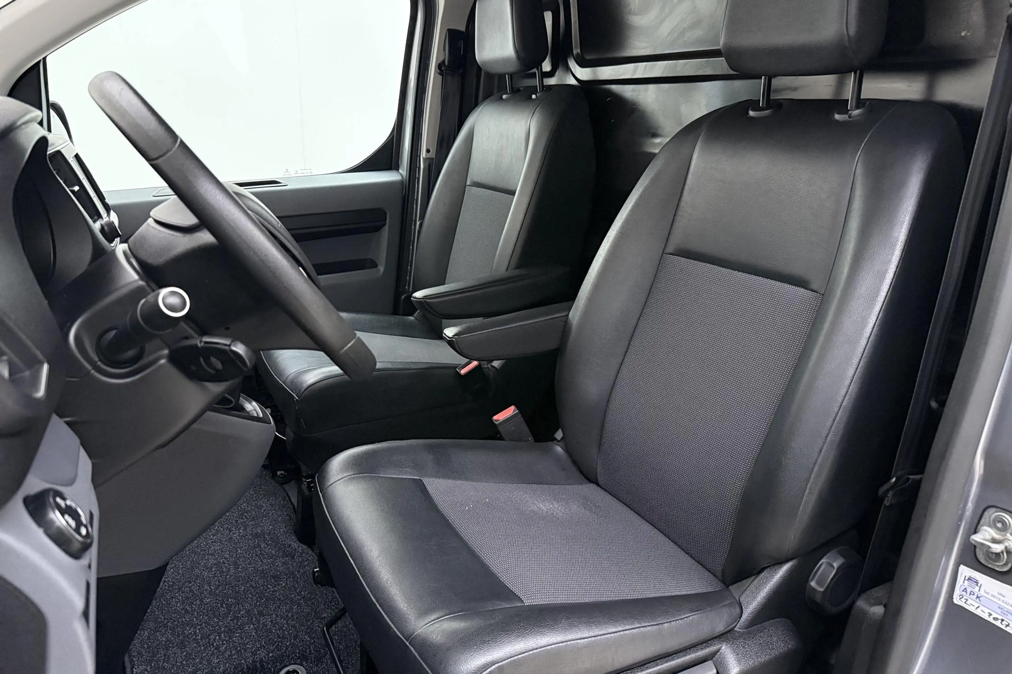 Peugeot Expert 2.0 BlueHDI 120 Long Asphalt | Trekhaak | Laadruim — photo 5