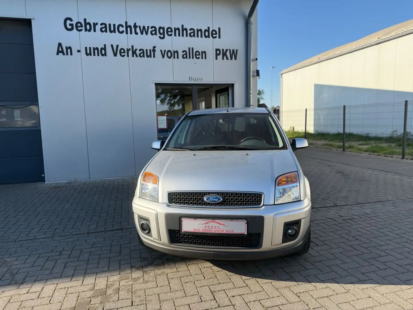 Ford Fusion Plus*AUTOMATIK*GJREIFEN*KLIMAAUTO*LMFELGE Plateado - 2