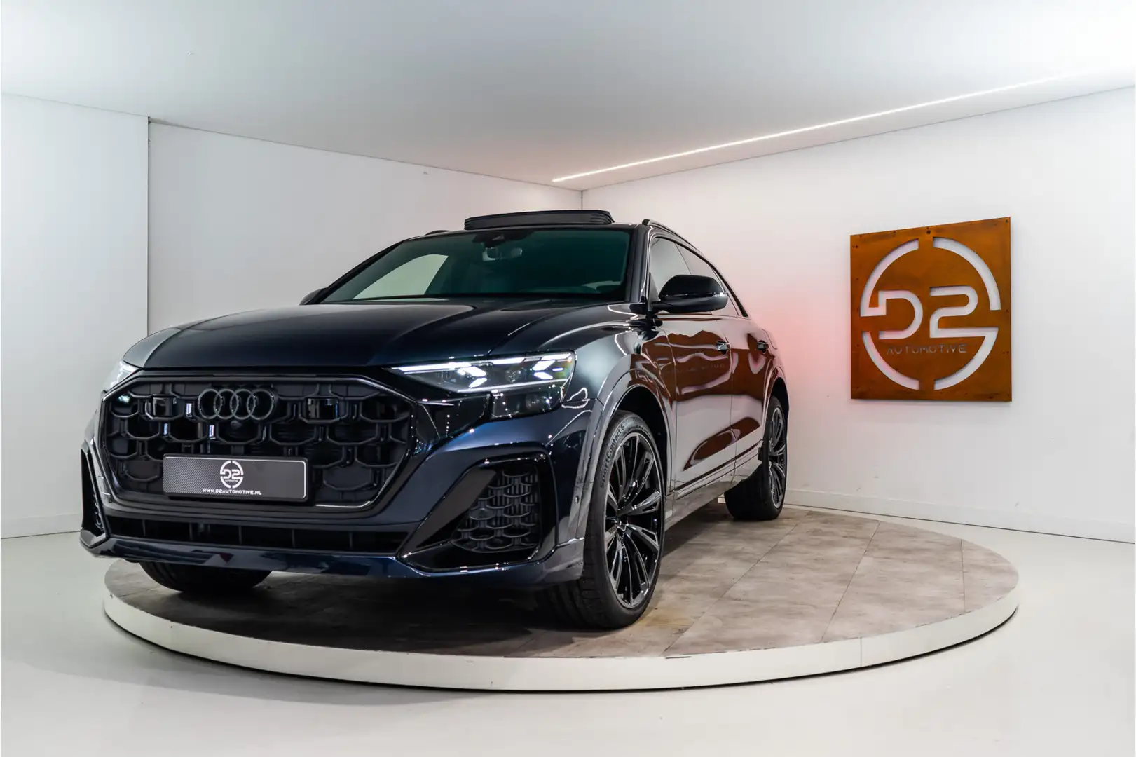 Audi Q8 60 TFSI E Quattro S-Edition Competition 490PK FACE Blauw - 1