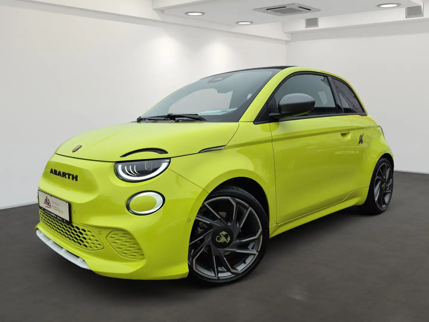 Abarth 500e 500 e C TURISMO 42KW/h JBL+360GRAD+LED+NAVI+SITZHZ Grün - 2
