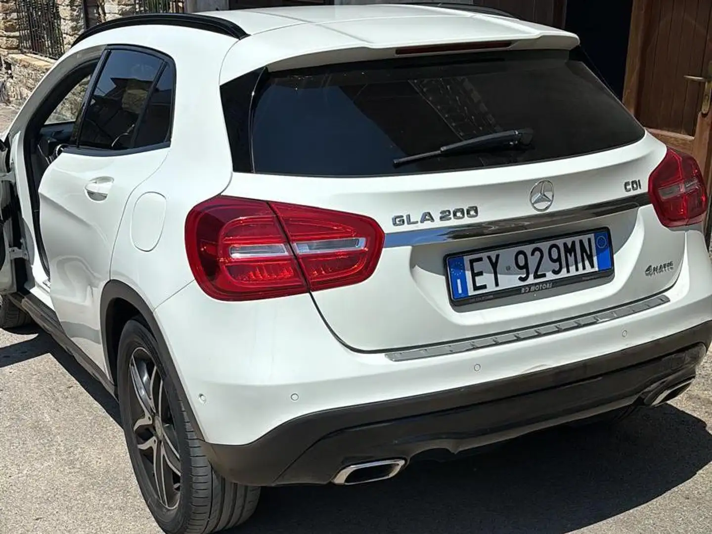Mercedes-Benz GLA 200 GLA 200 d (cdi) Premium 4matic auto Bianco - 1