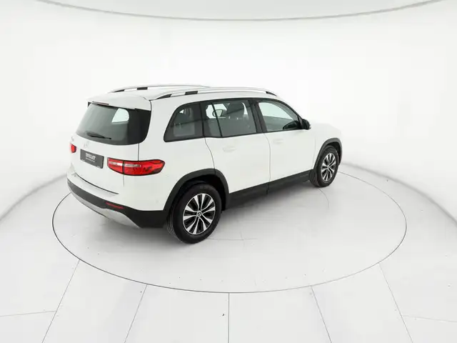 Mercedes-Benz GLB view 4