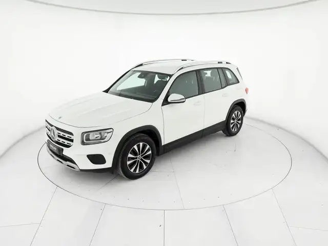 Mercedes-Benz GLB view 2