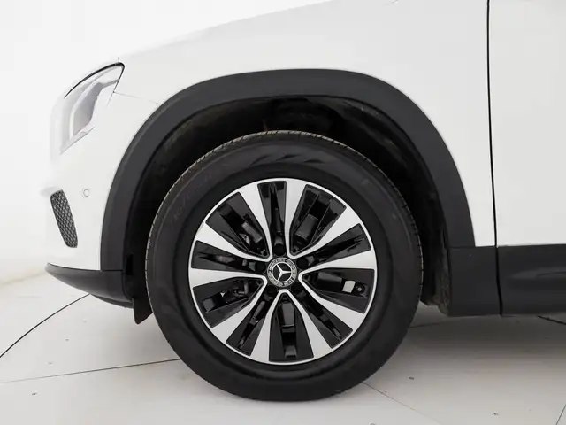 Mercedes-Benz GLB view 7