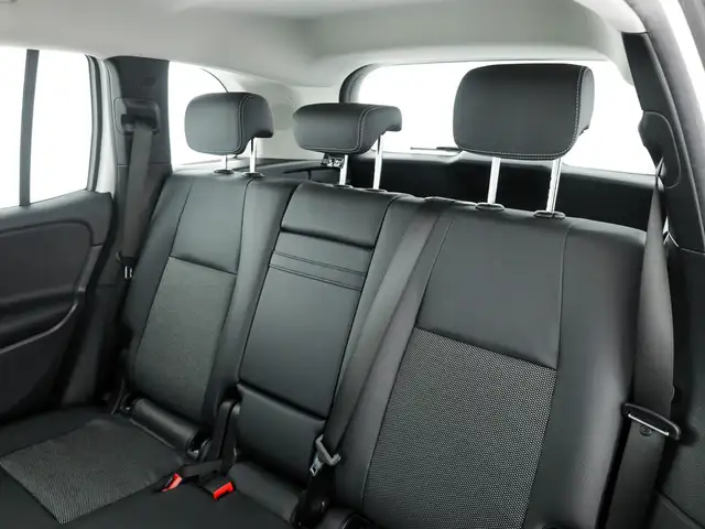 Mercedes-Benz GLB view 14