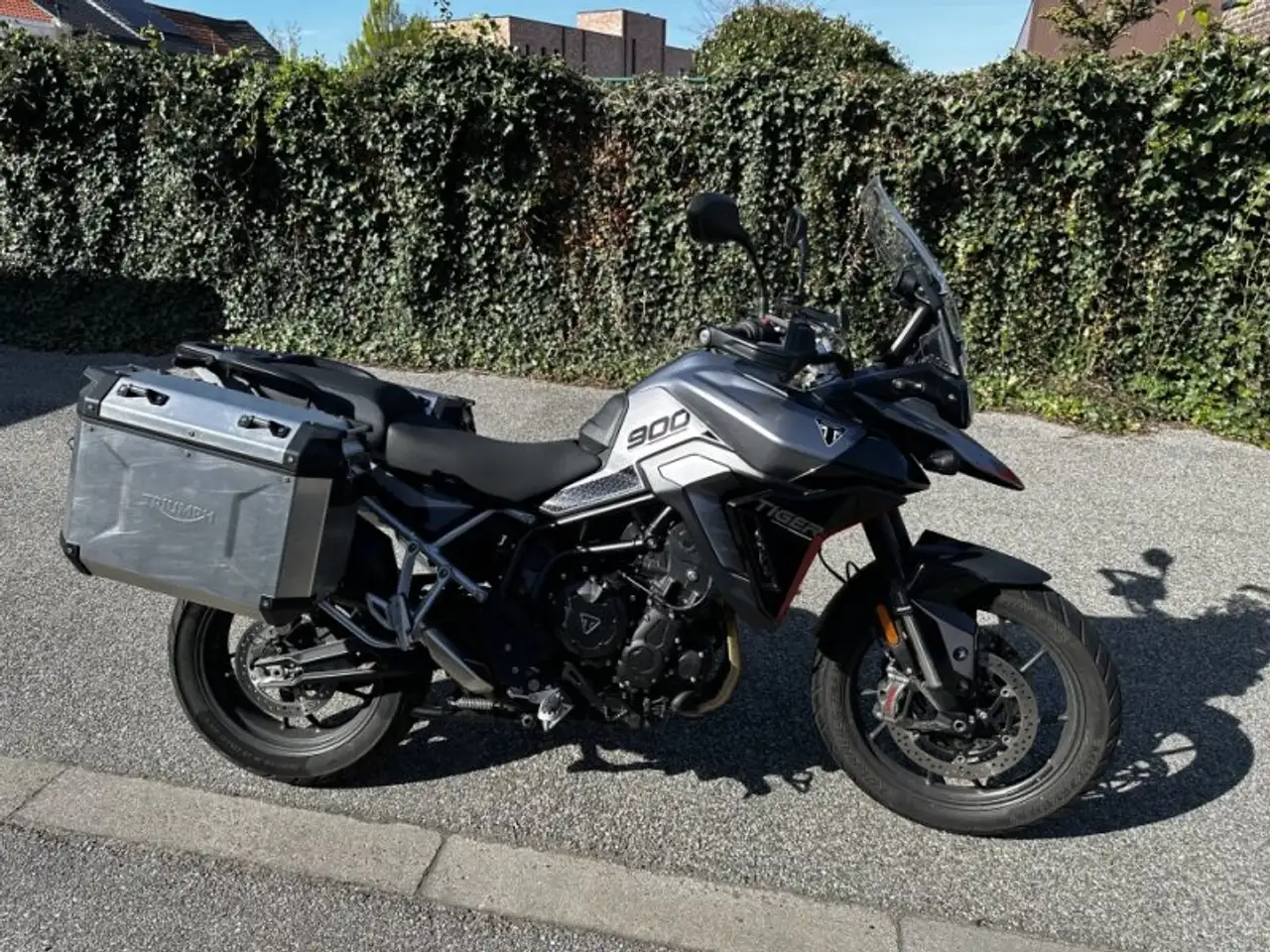 Triumph Tiger 900