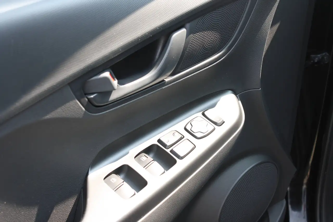 Hyundai KONA photo Hyundai KONA