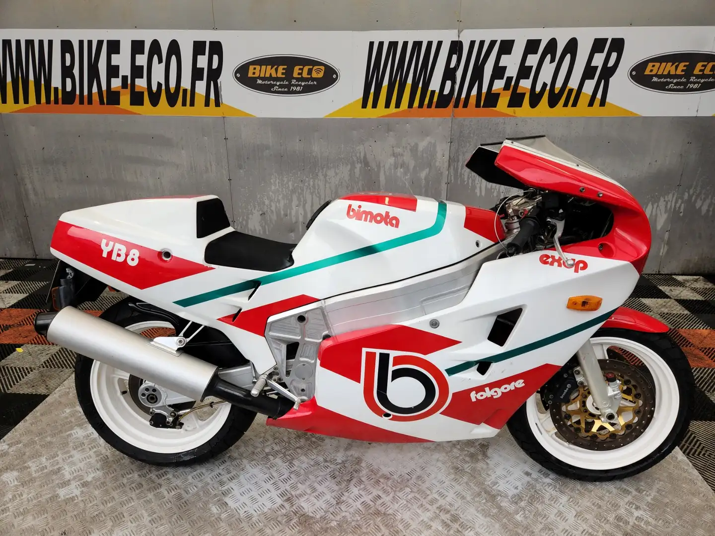 Bimota YB 8 Červená - 1
