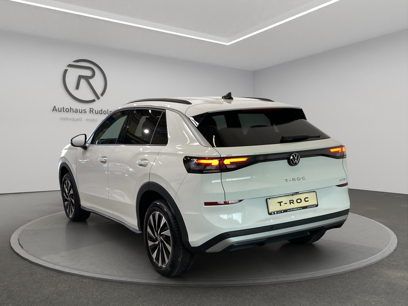 Volkswagen T-Roc 1.5 eTSI DSG Life / LED RFK — photo 4