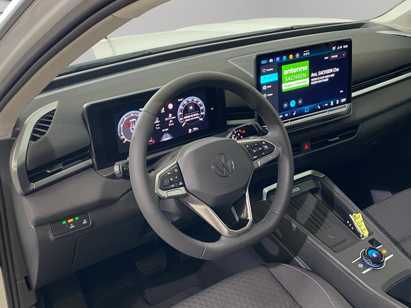 Volkswagen T-Roc 1.5 eTSI DSG Life / LED RFK — photo 5