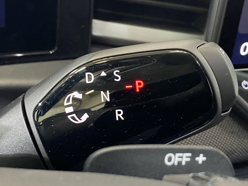 Volkswagen T-Roc 1.5 eTSI DSG Life / LED RFK — photo 9