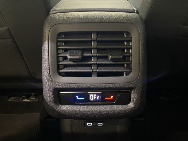 Volkswagen T-Roc 1.5 eTSI DSG Life / LED RFK — photo 12