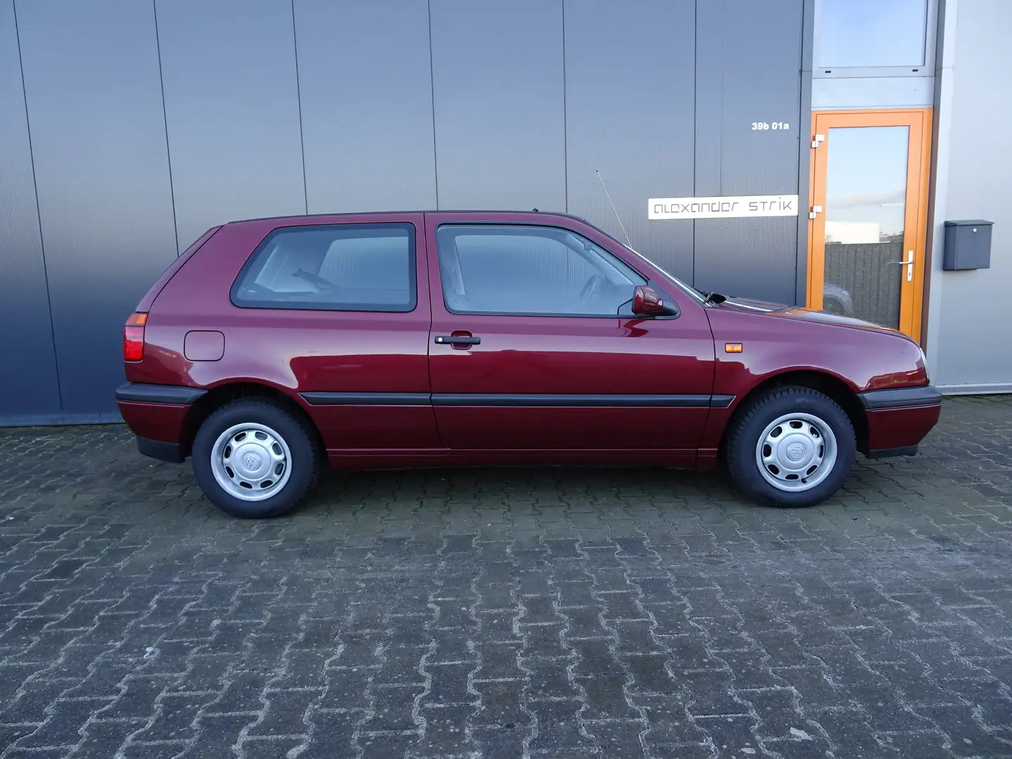 Volkswagen Golf 1.8 GL Automaat  lage km stand PRIJSVERLAGING! Rot - 1