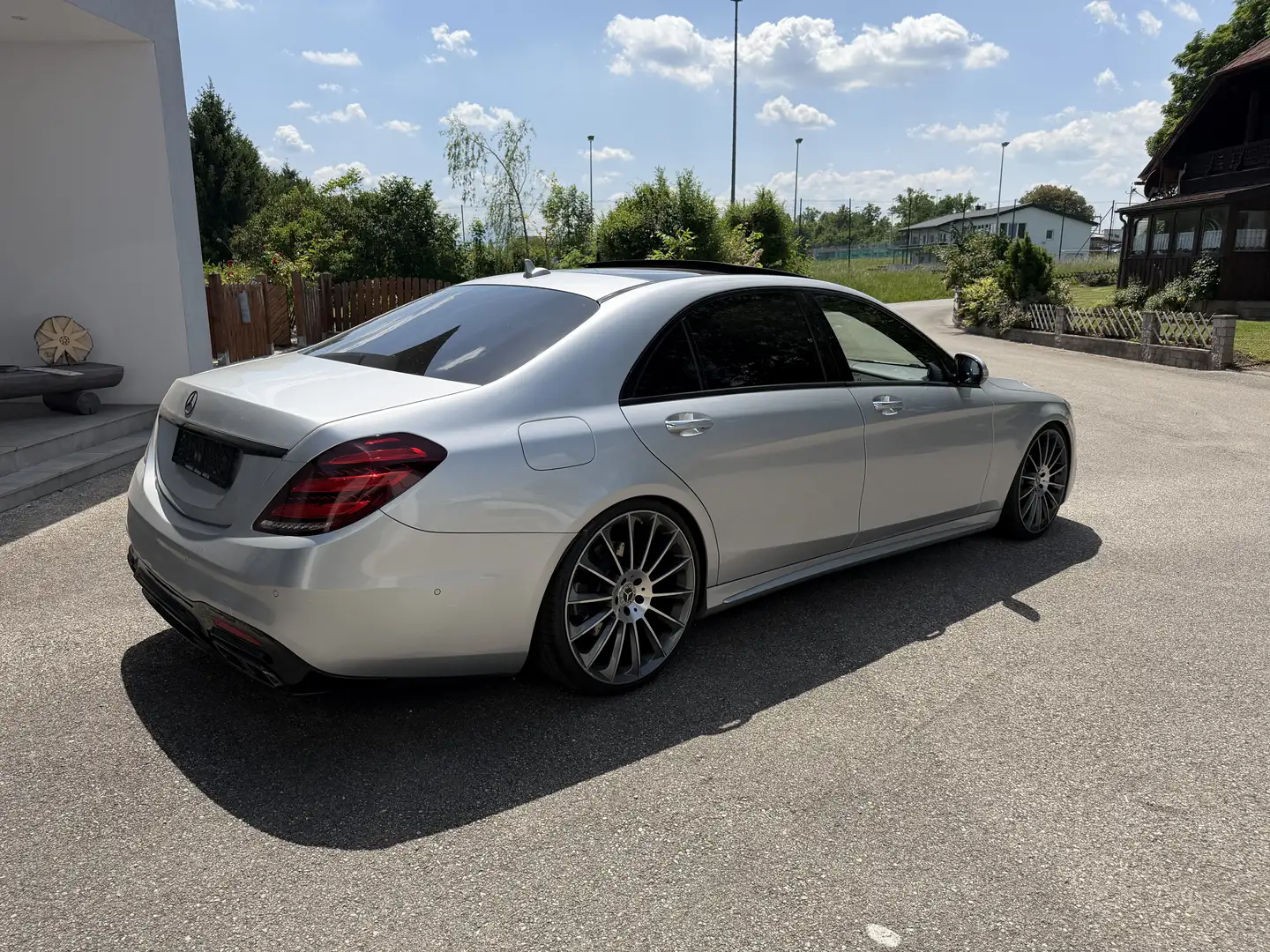 Mercedes-Benz S 400 d lang 4MATIC Aut. AMG Silber - 2