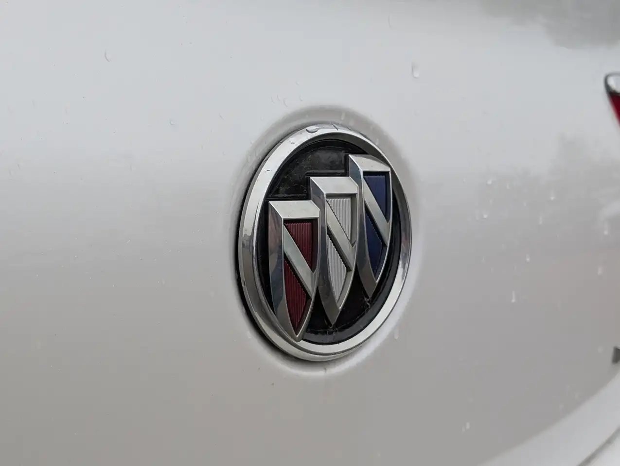 Buick Lacrosse снимка Buick Lacrosse