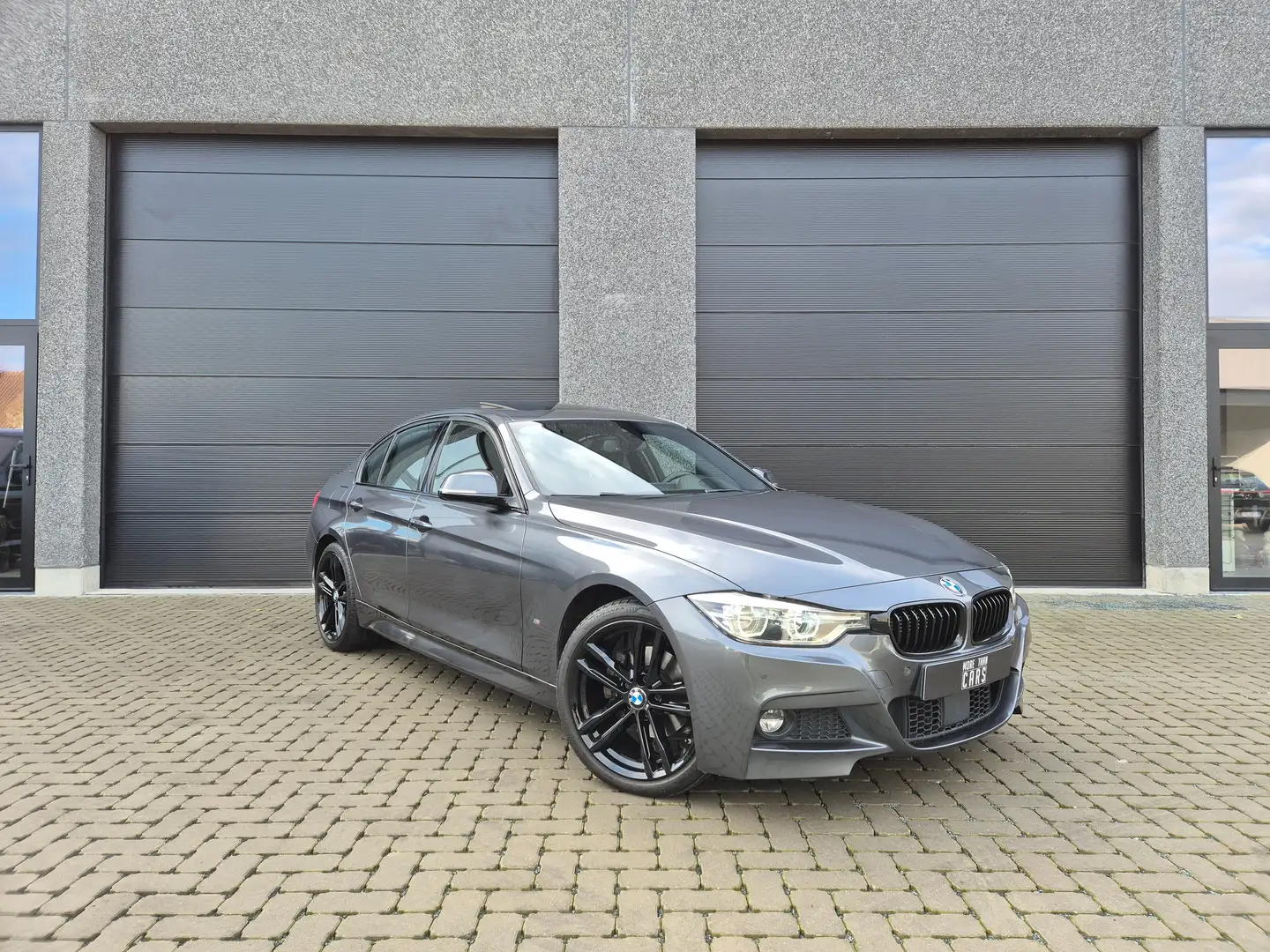 BMW 330 e M-sport PANO HUD Harman K. Adapt-LED ACC Camera Gris - 1