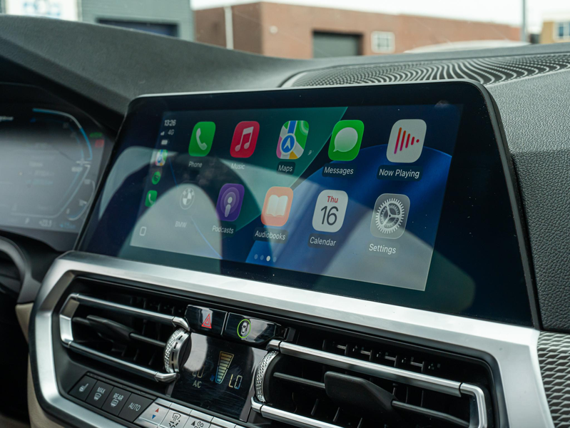 BMW 330 330e Touring M Sport Pano Camera ACC — photo 16