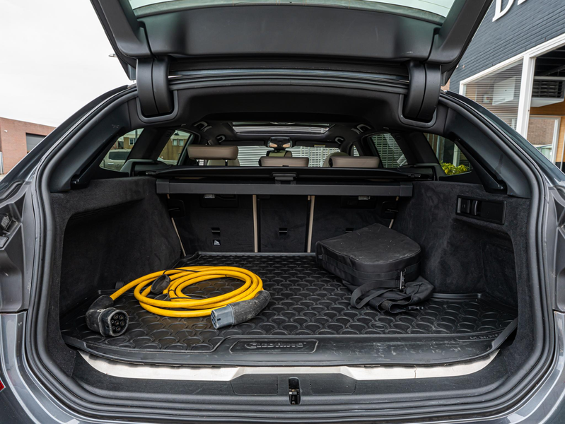 BMW 330 330e Touring M Sport Pano Camera ACC — photo 22
