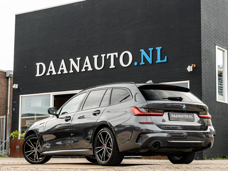 BMW 330 330e Touring M Sport Pano Camera ACC — photo 6