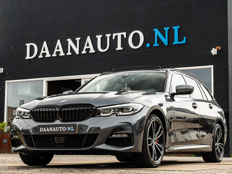 BMW 330 330e Touring M Sport Pano Camera ACC