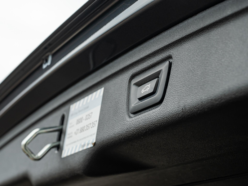 BMW 330 330e Touring M Sport Pano Camera ACC — photo 23