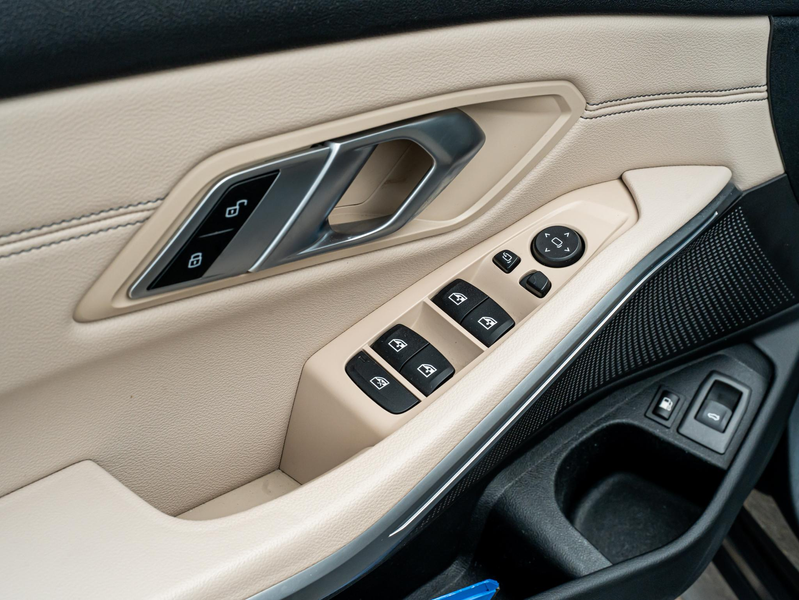 BMW 330 330e Touring M Sport Pano Camera ACC — photo 21