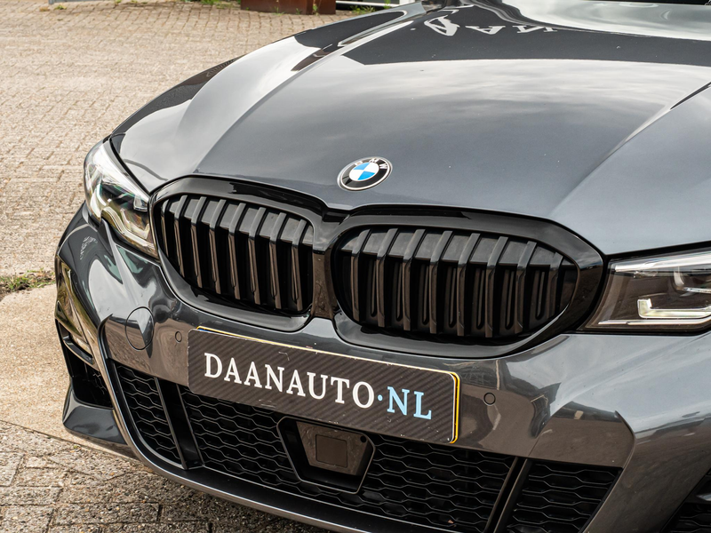 BMW 330 330e Touring M Sport Pano Camera ACC — photo 27