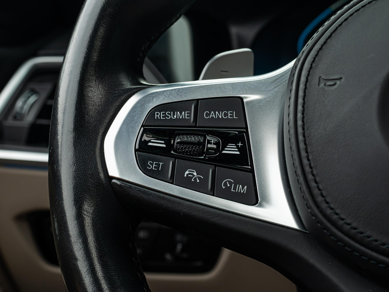 BMW 330 330e Touring M Sport Pano Camera ACC — photo 20