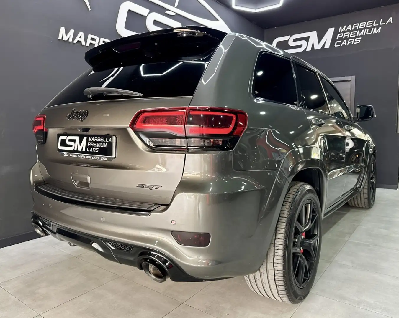 Jeep Grand Cherokee 6.4 V8 Hemi SRT Gris - 2
