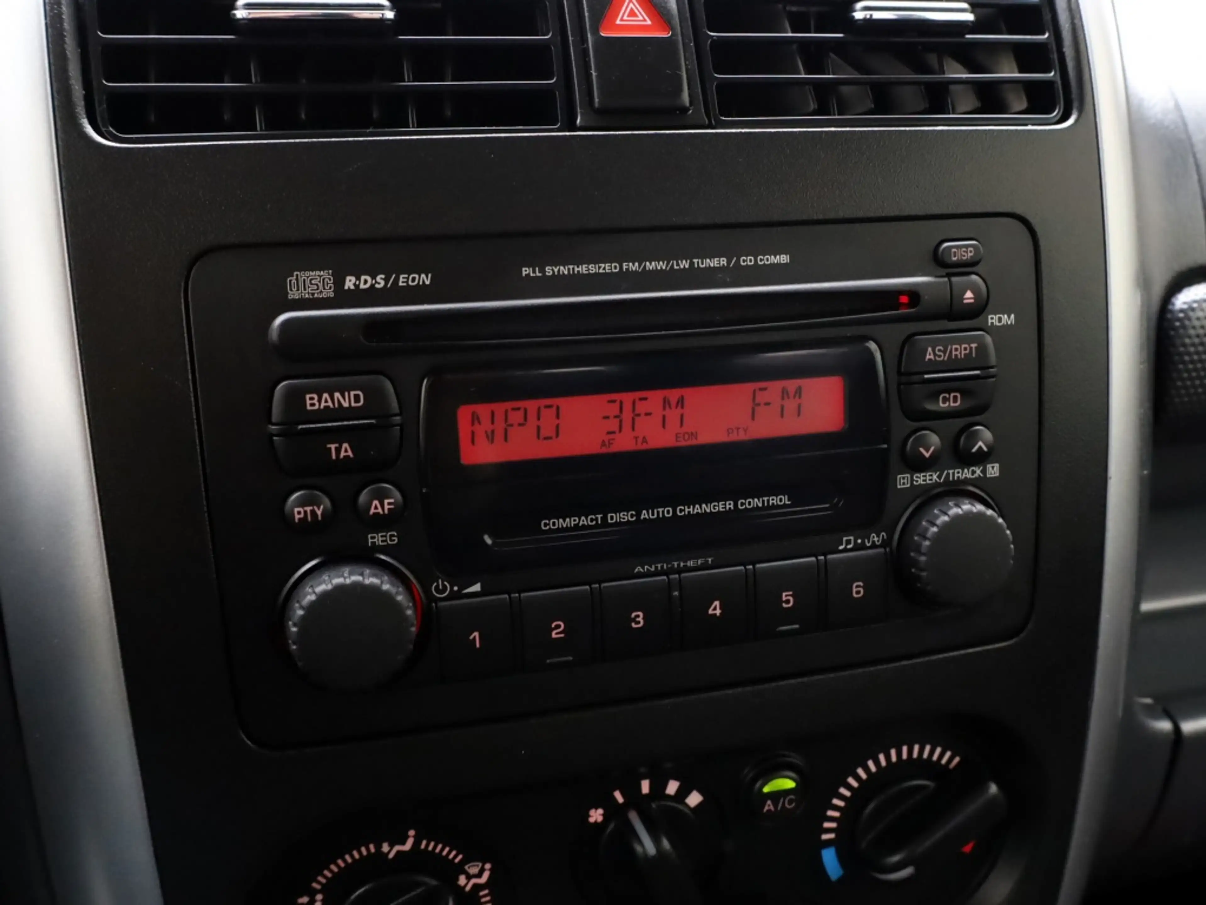 Suzuki Jimny 1.3 Exclusive 4x4 AUTOMAAT | Leder | Airco | Trekh — photo 18