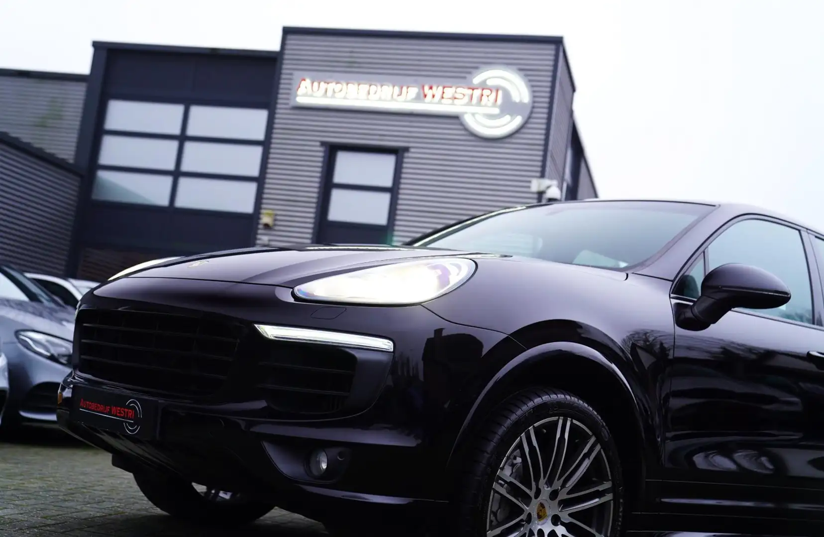 Porsche Cayenne 4.2 D S | Panorama | Luchtvering | Xenon | Facelif Zwart - 2