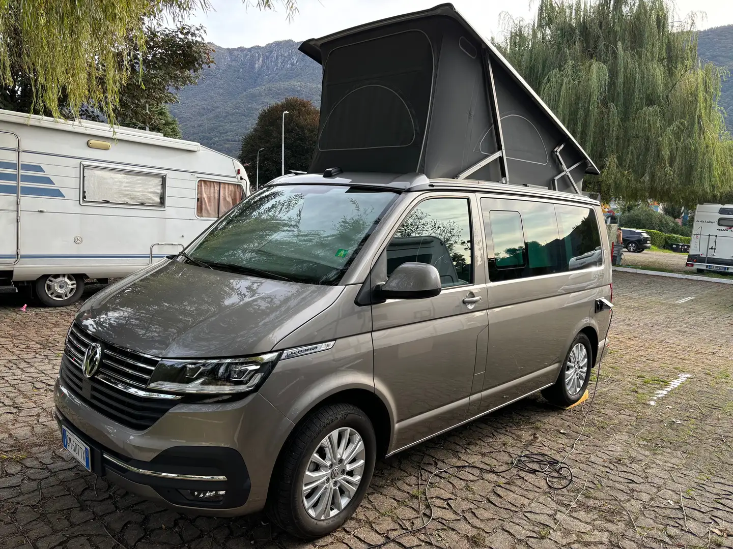 Volkswagen T6.1 California OCEAN 4MOTION 2.0 TDI 110 KW Beige - 1