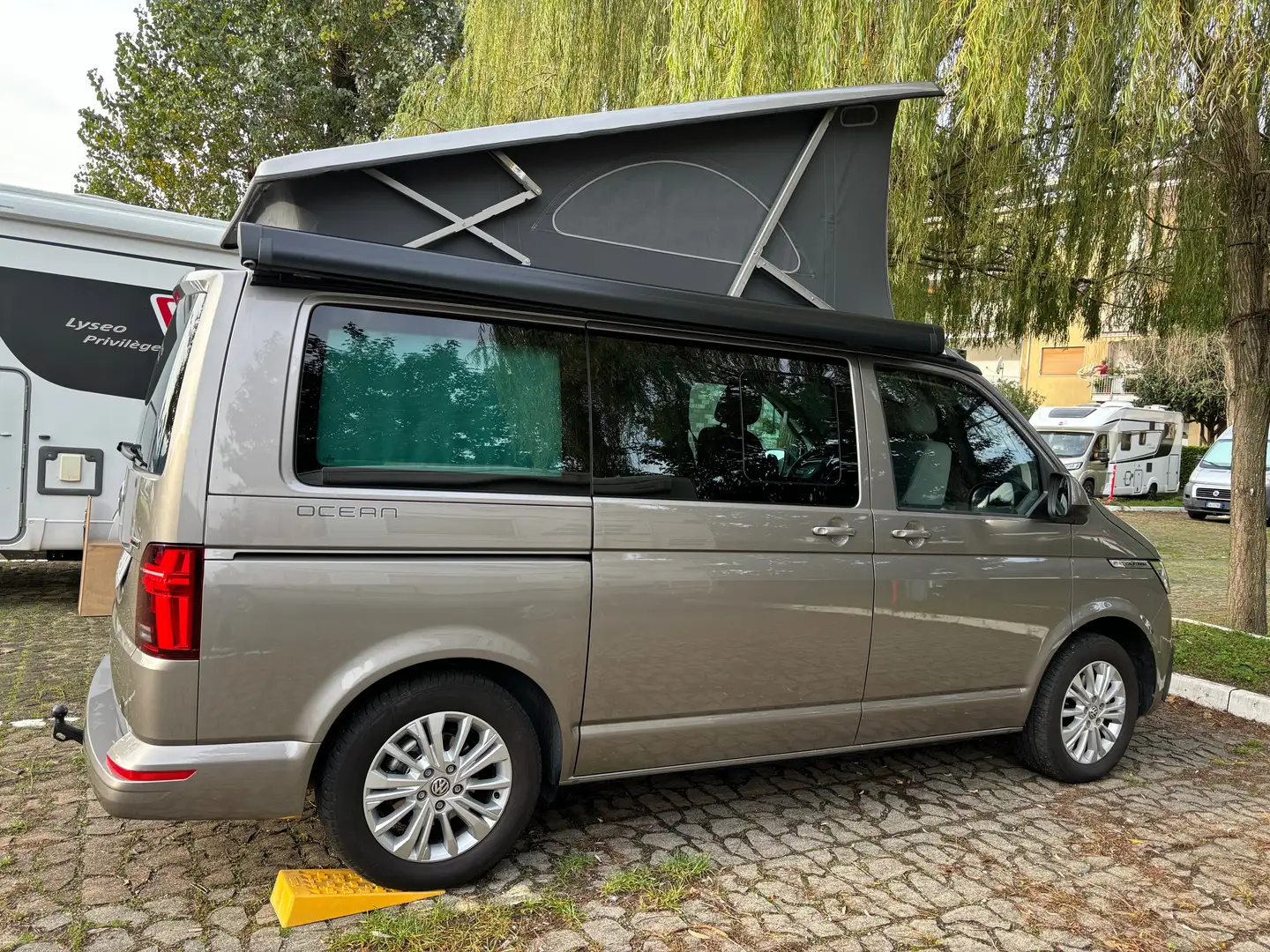 Volkswagen T6.1 California OCEAN 4MOTION 2.0 TDI 110 KW Beige - 2