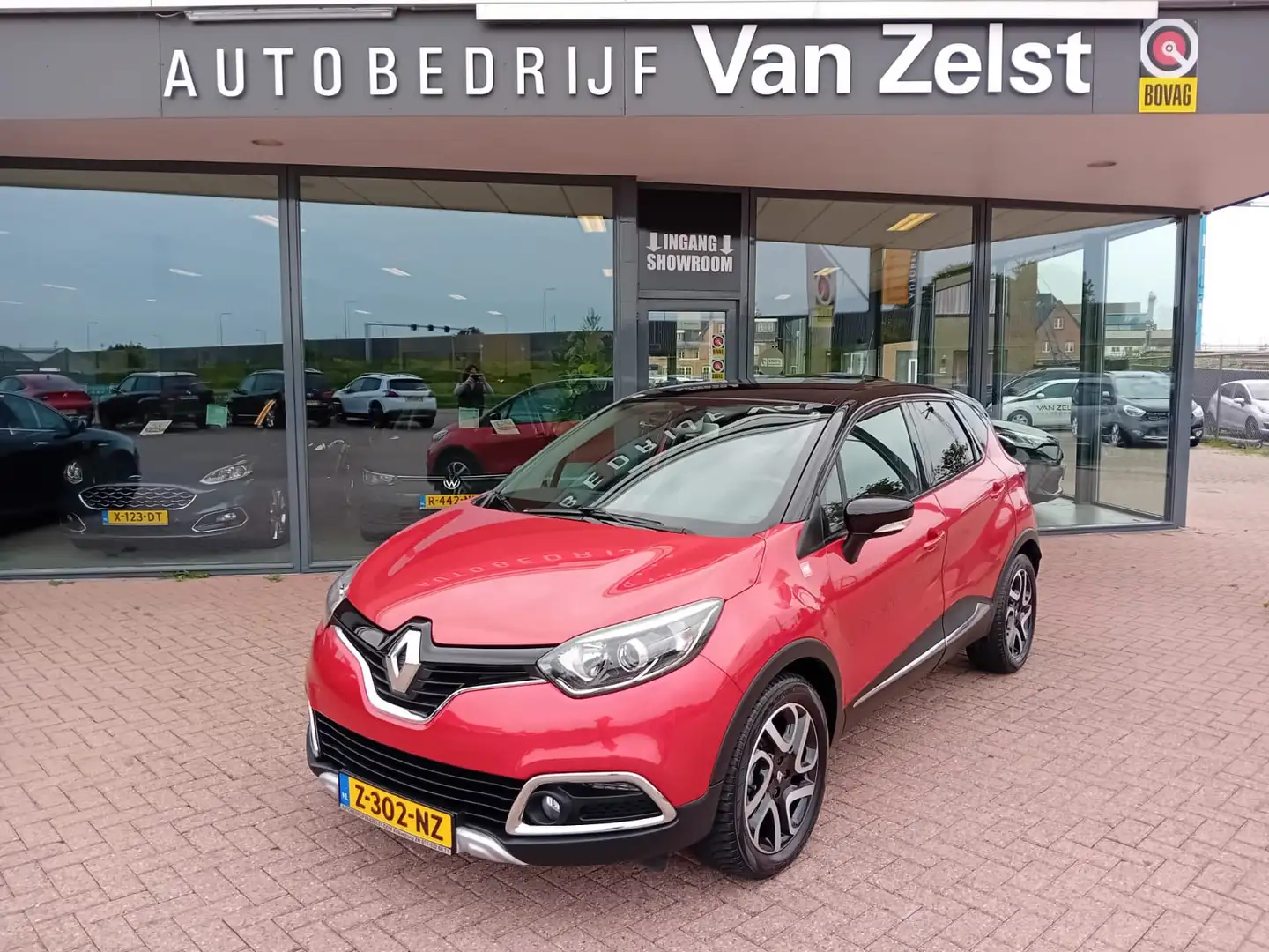 Renault Captur 1.2 TCe Helly Hansen Automaat, Airco(automatisch), Rood - 1
