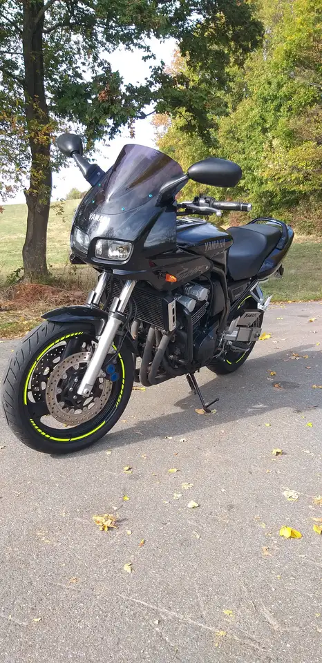 Yamaha FZS 600