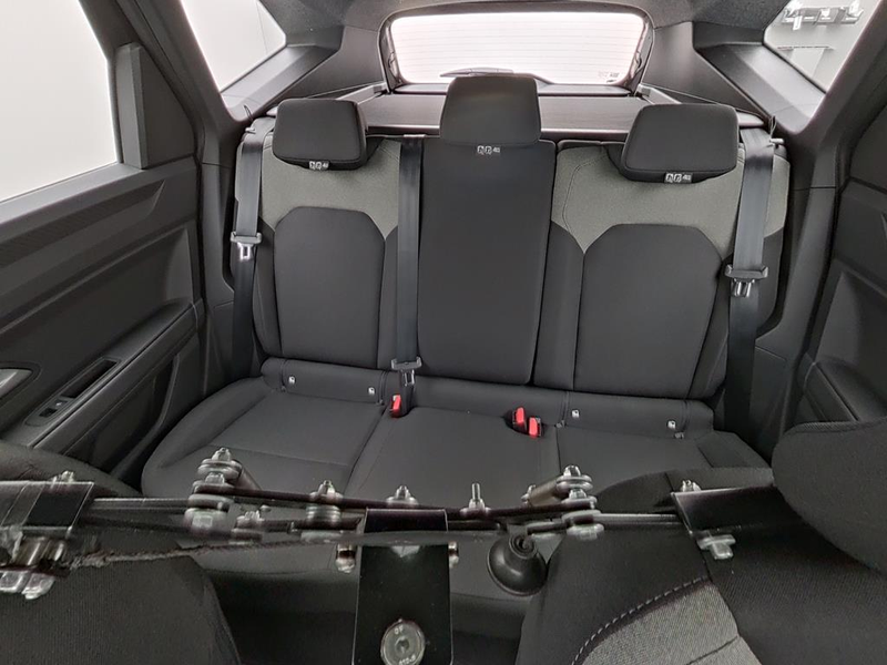 Dacia Bigster Essential mild hybrid 140 — photo 15
