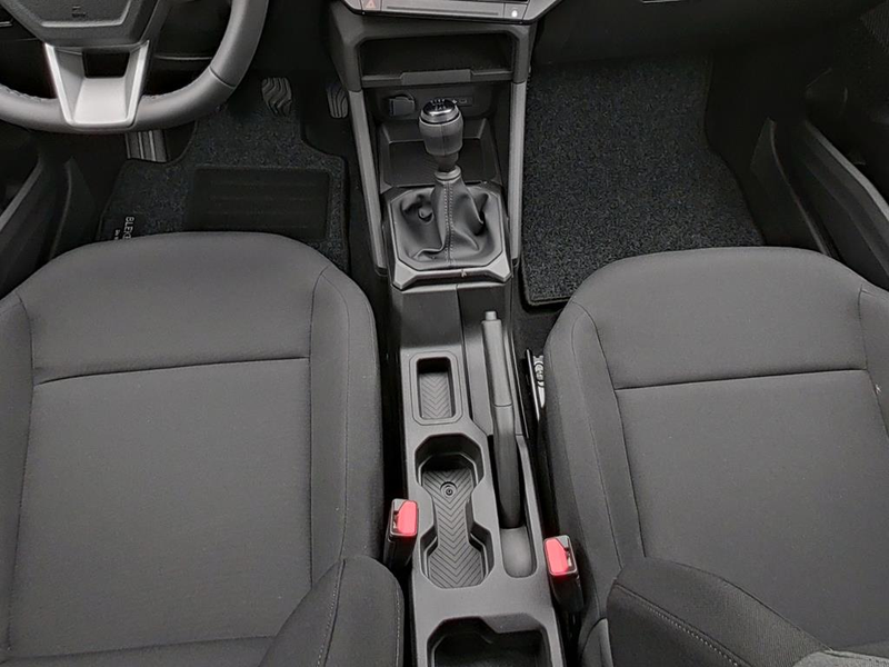 Dacia Bigster Essential mild hybrid 140 — photo 12