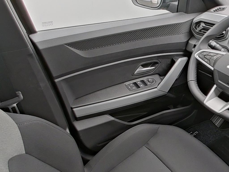 Dacia Bigster Essential mild hybrid 140 — photo 13