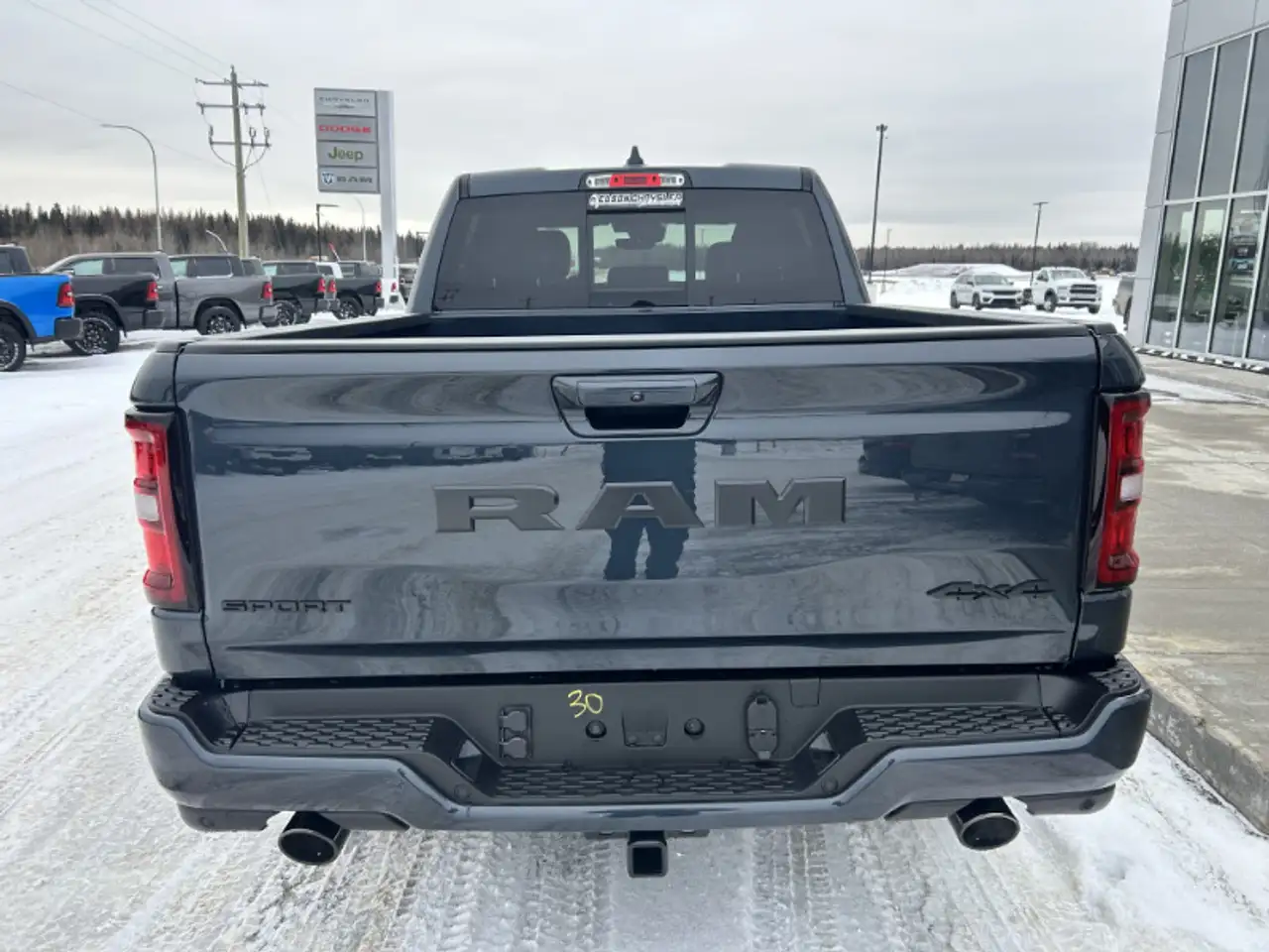 RAM 1500 снимка RAM 1500