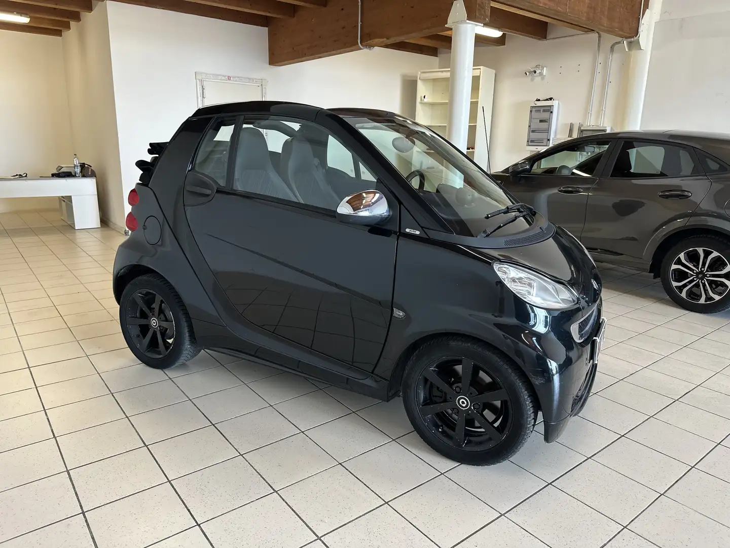 smart forTwo Fortwo II Cabrio 1.0 mhd 71cv Nero - 2