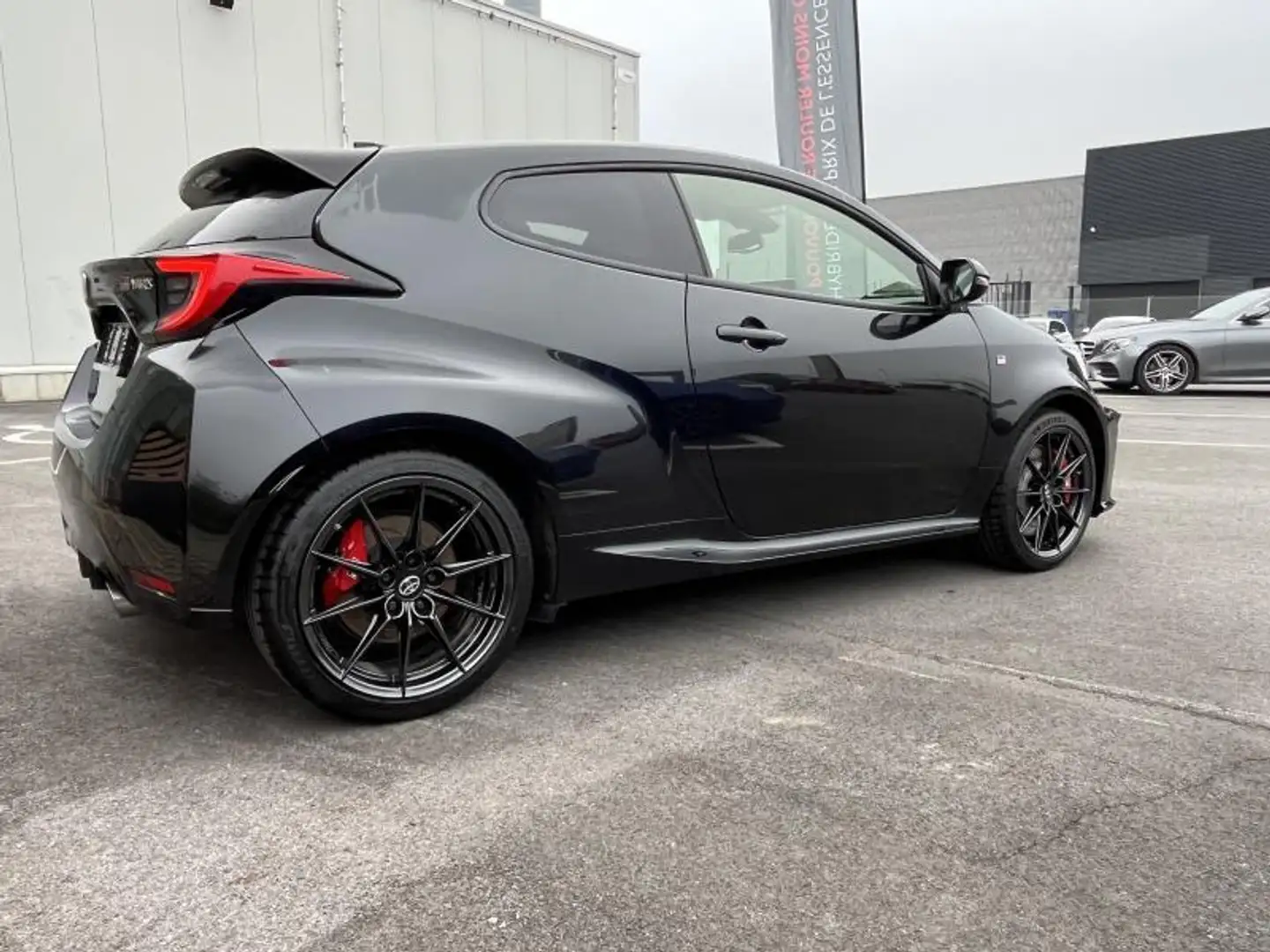 Toyota Yaris GR Hi-Pack Zwart - 2