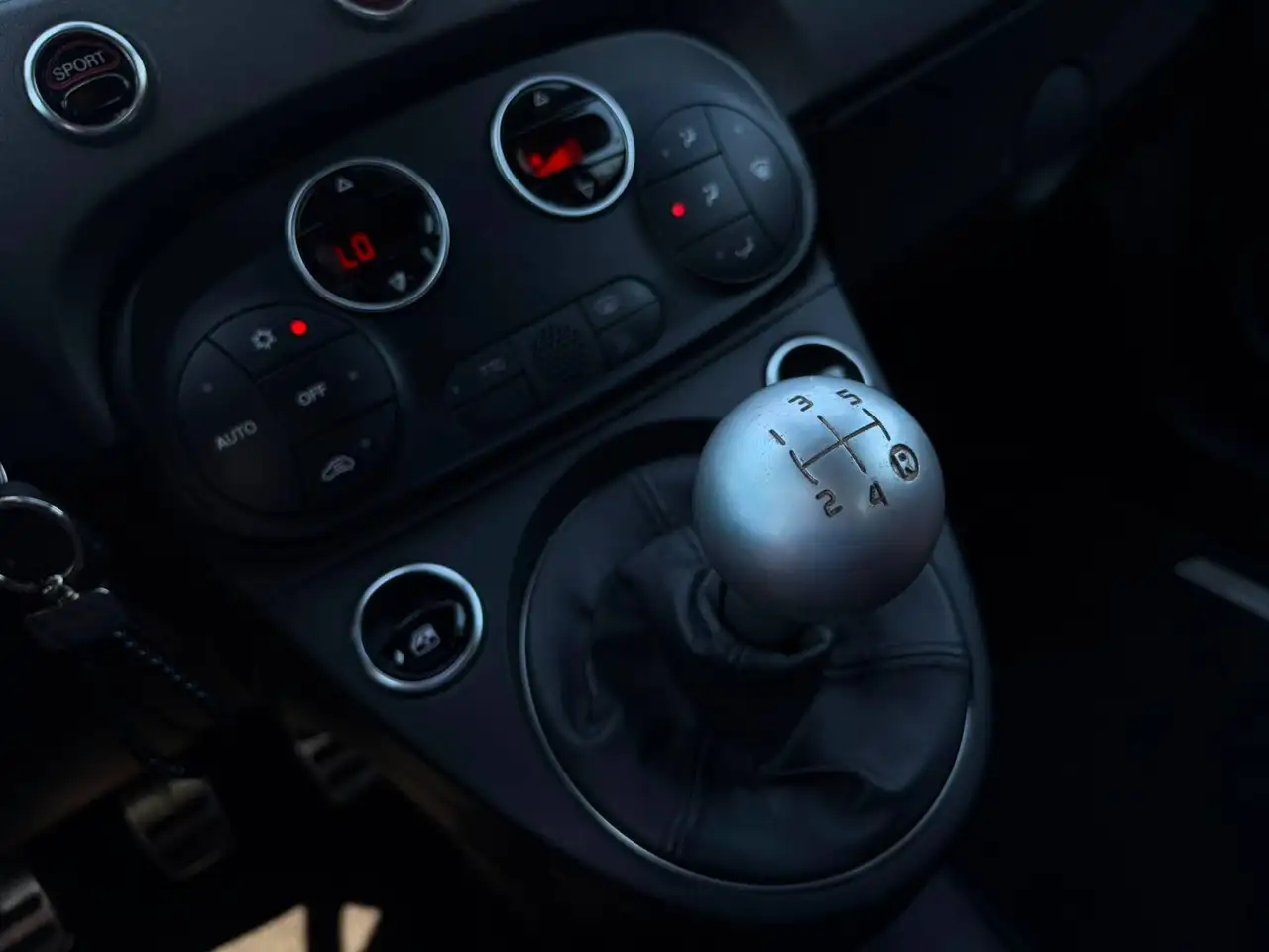 Abarth 595 2021 — фото 13