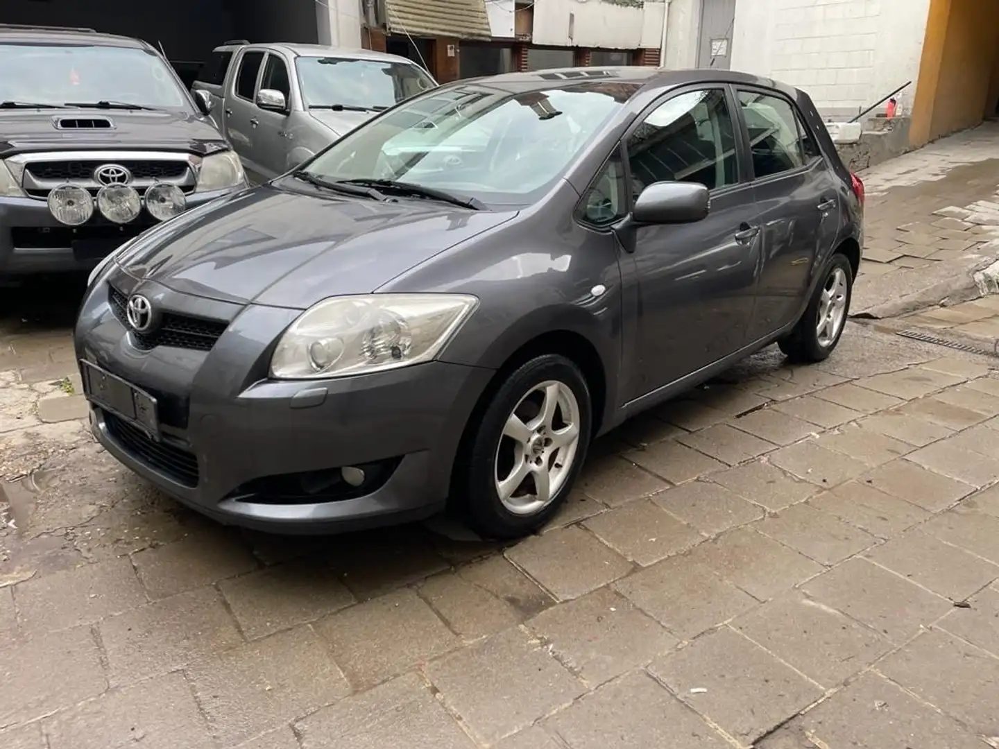 Toyota Auris 1.6 VVT-i Sol - 1