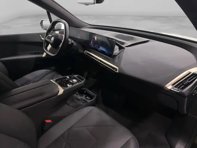 BMW Ix view 9