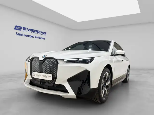 BMW Ix main image
