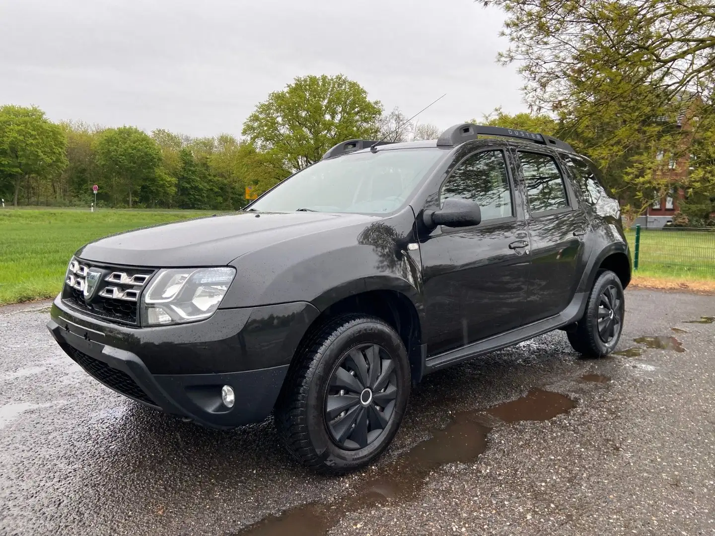 Dacia Duster 1.2 Laureate Klima Navi PDC AHK Negro - 1