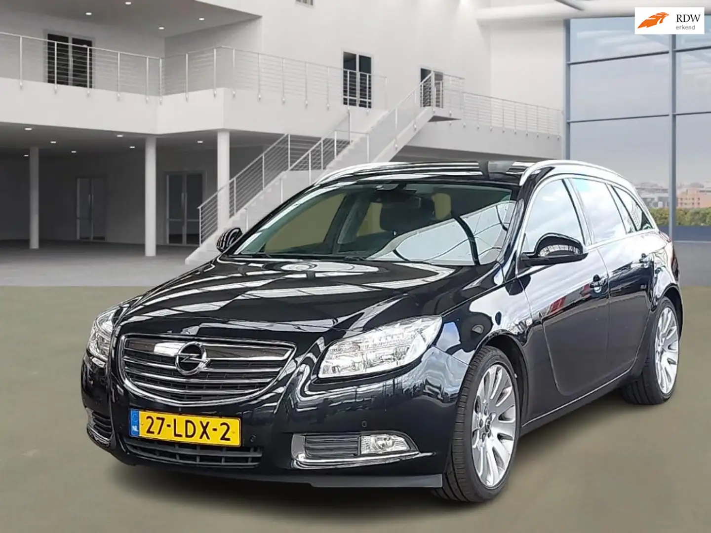 Opel Insignia Sports Tourer 1.6 T Cosmo NAVI PSENSOR CRUISE 2 X Zwart - 1