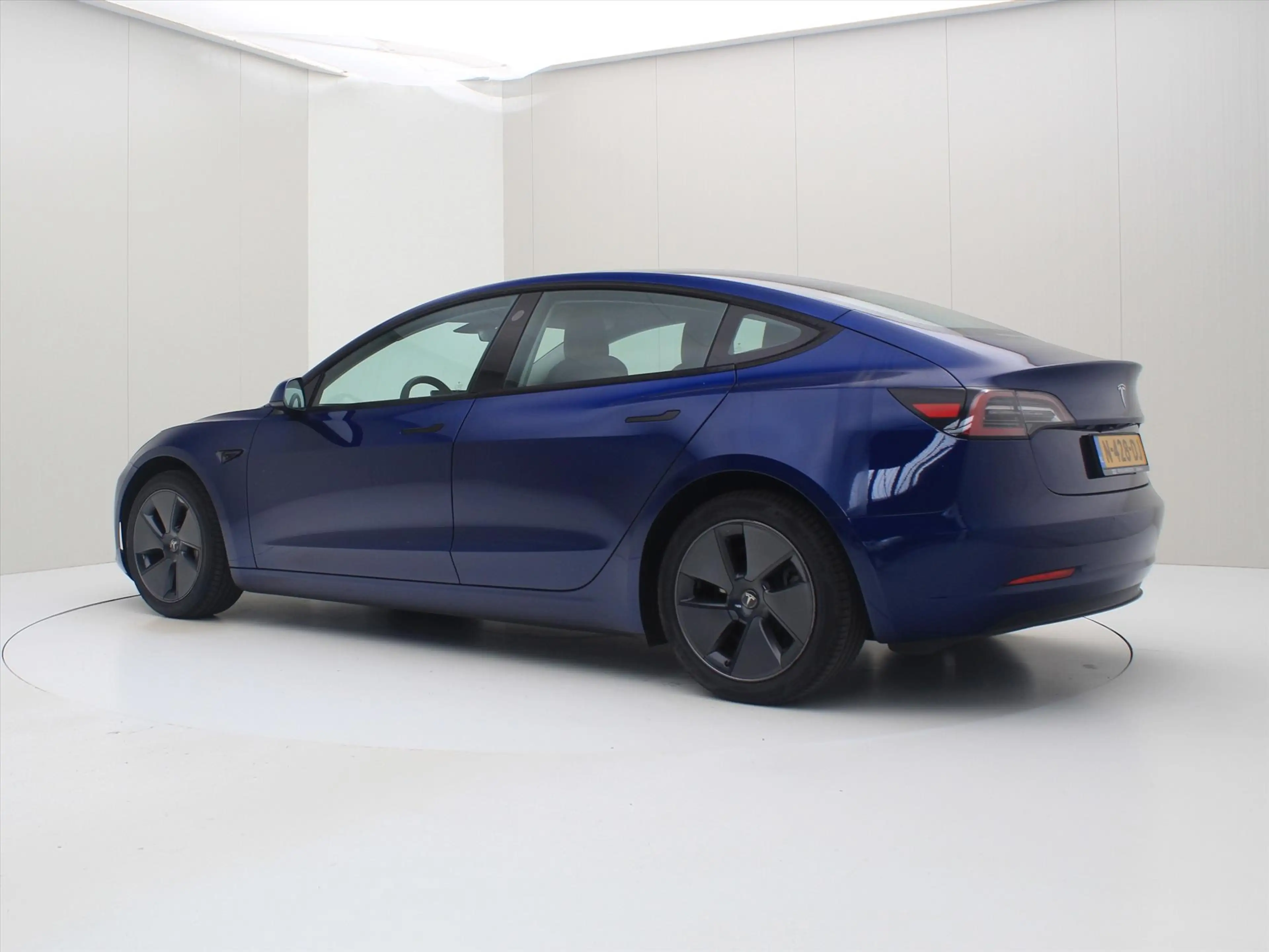 Tesla Model 3 Standard RWD Plus FACELIFT 90,2% SoH [ LFP-ACCU+WA — photo 4
